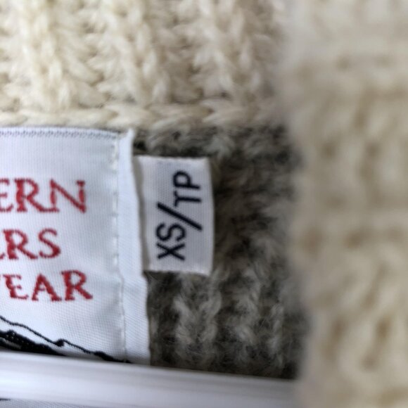 Northern Watters Knitwear Sweater Kids XS Gray Wool Henley Chunky Knit Canada - Picture 7 of 16